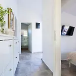 Πανσιόν Mit Pool 3*