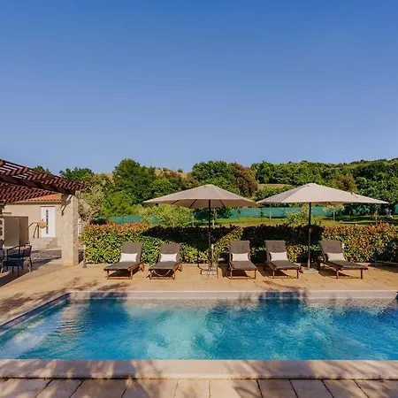 Mit Pool Guest house