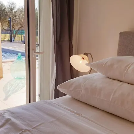 Mit Pool Guest house