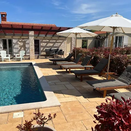Mit Pool Rovinj