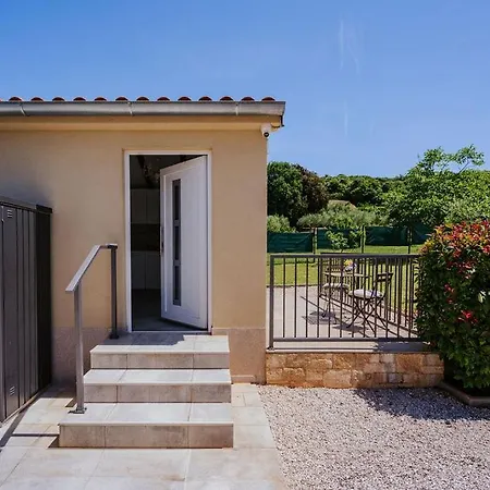 Mit Pool Гостевой дом 3*