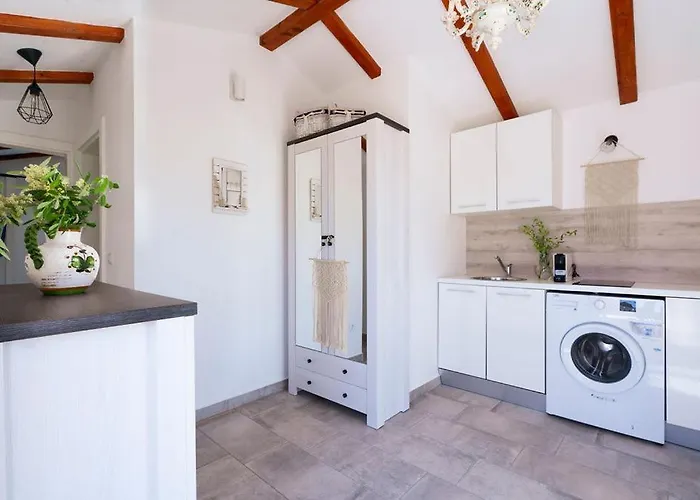 Гостевой дом Mit Pool 3*