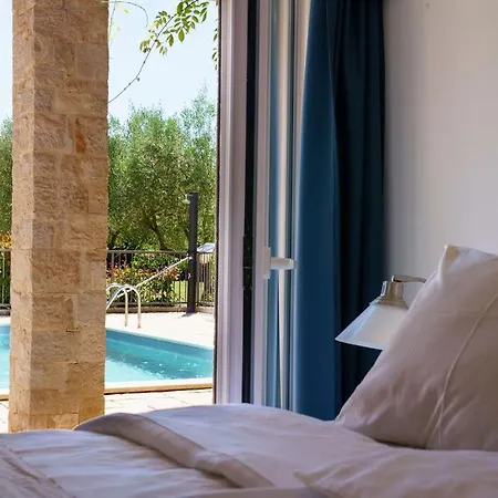 Mit Pool Guest house
