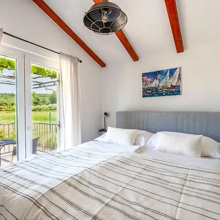 Guest house Mit Pool