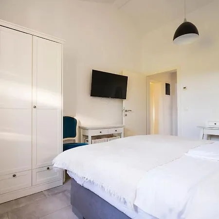 Guest house Mit Pool 3*