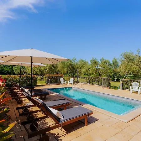 Guest house Mit Pool 3*
