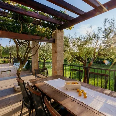 Mit Pool Guest house 3*